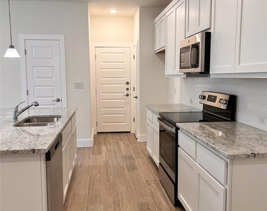444 Parkline Dr - Photo Thumbnail 8