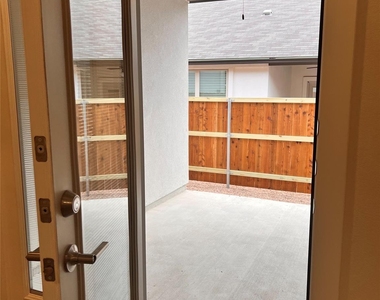 444 Parkline Dr - Photo Thumbnail 13