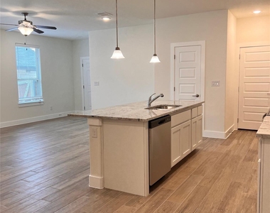 444 Parkline Dr - Photo Thumbnail 11
