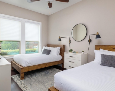 5206 Woodrow Ave - Photo Thumbnail 4