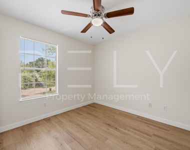 2908 Whisper Oaks Ln - Photo Thumbnail 20