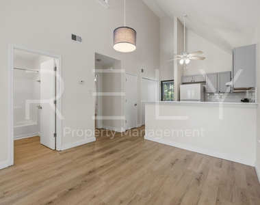 2908 Whisper Oaks Ln - Photo Thumbnail 12