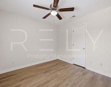 2908 Whisper Oaks Ln - Photo Thumbnail 17
