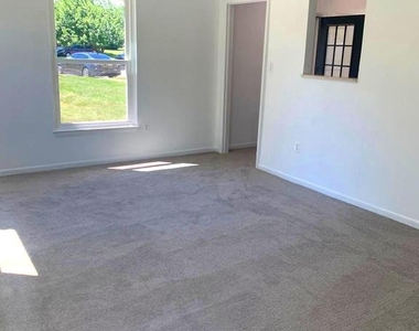 6401 Jefferson Place - Photo Thumbnail 7