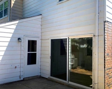 6401 Jefferson Place - Photo Thumbnail 3