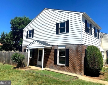 6401 Jefferson Place - Photo Thumbnail 2