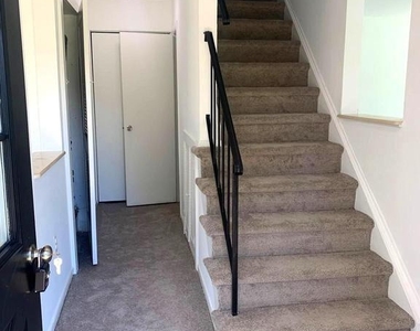 6401 Jefferson Place - Photo Thumbnail 5