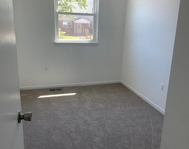 6401 Jefferson Place - Photo Thumbnail 12