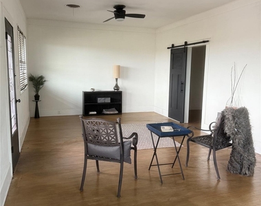 405 East College St - Photo Thumbnail 26