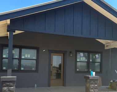 405 East College St - Photo Thumbnail 22