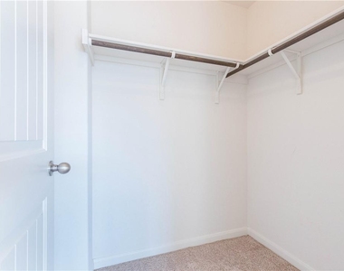 1620 Bryant Dr - Photo Thumbnail 9