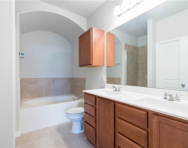 1620 Bryant Dr - Photo Thumbnail 16