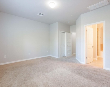 1620 Bryant Dr - Photo Thumbnail 15