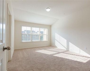 1620 Bryant Dr - Photo Thumbnail 8