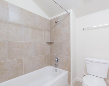 1620 Bryant Dr - Photo Thumbnail 6