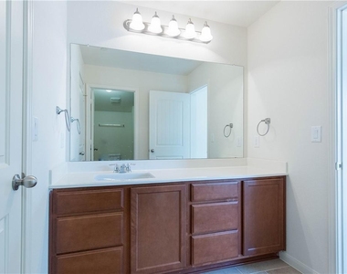 1620 Bryant Dr - Photo Thumbnail 7