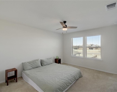 218 Cascata Way - Photo Thumbnail 16
