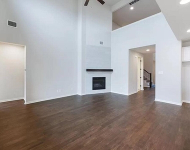 3457 Francisco Way - Photo Thumbnail 6