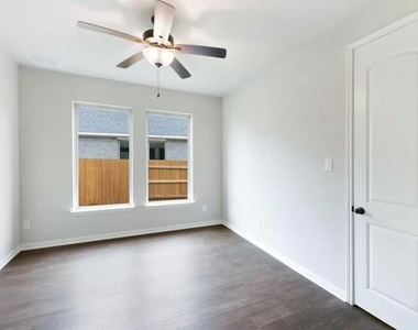 3457 Francisco Way - Photo Thumbnail 3