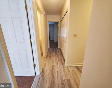 218 218 E North Street - Photo Thumbnail 11