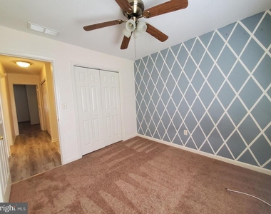 218 218 E North Street - Photo Thumbnail 13