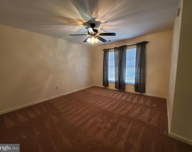 218 218 E North Street - Photo Thumbnail 18