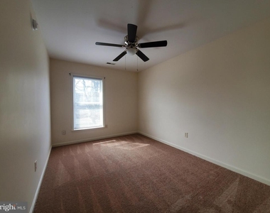 218 218 E North Street - Photo Thumbnail 15