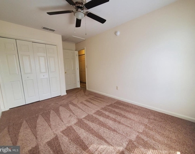 218 218 E North Street - Photo Thumbnail 16