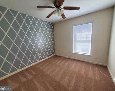 218 218 E North Street - Photo Thumbnail 12
