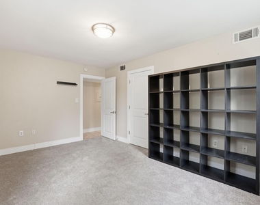 2841 Gainesville Street Se - Photo Thumbnail 14