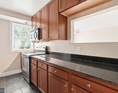 2841 Gainesville Street Se - Photo Thumbnail 8