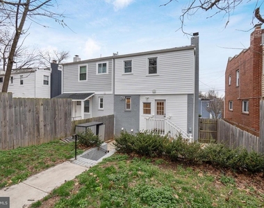 50 53rd Street Se - Photo Thumbnail 32