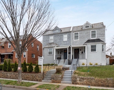 50 53rd Street Se - Photo Thumbnail 1