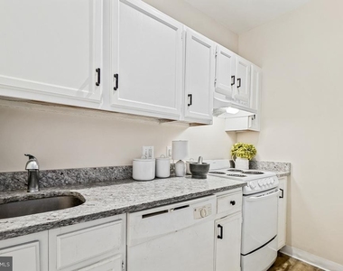 1954 Columbia Road Nw - Photo Thumbnail 11