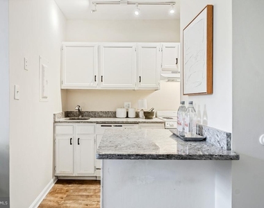 1954 Columbia Road Nw - Photo Thumbnail 10