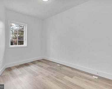 1353 Nicholson Street Nw - Photo Thumbnail 5