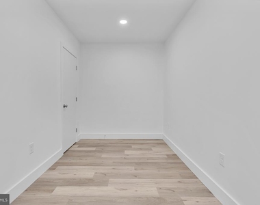 1353 Nicholson Street Nw - Photo Thumbnail 7
