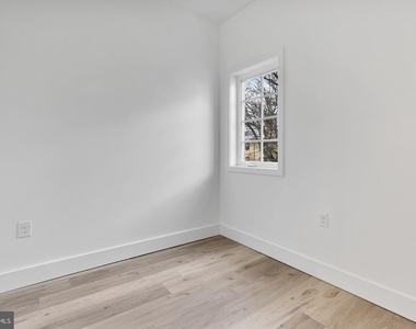 1353 Nicholson Street Nw - Photo Thumbnail 8