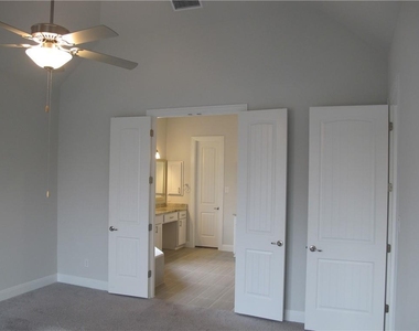 635 Spinnaker Loop - Photo Thumbnail 11