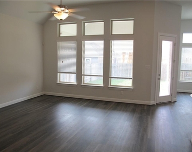 635 Spinnaker Loop - Photo Thumbnail 9
