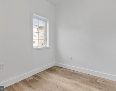 1353 Nicholson Street Nw - Photo Thumbnail 19
