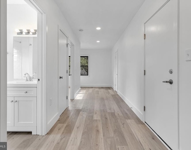 1353 Nicholson Street Nw - Photo Thumbnail 7