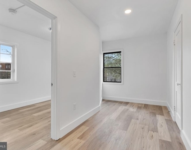 1353 Nicholson Street Nw - Photo Thumbnail 13