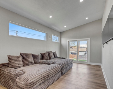 4703 Louis Ave - Photo Thumbnail 27