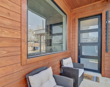 4703 Louis Ave - Photo Thumbnail 3