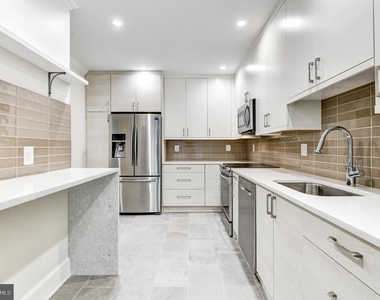 3221 Sutton Place Nw - Photo Thumbnail 15