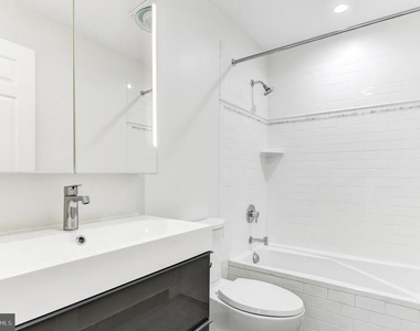 3221 Sutton Place Nw - Photo Thumbnail 13