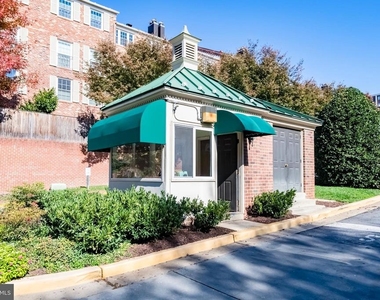 3221 Sutton Place Nw - Photo Thumbnail 31