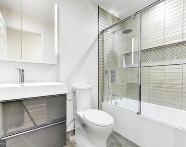 3221 Sutton Place Nw - Photo Thumbnail 9