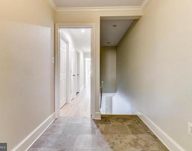 3221 Sutton Place Nw - Photo Thumbnail 7